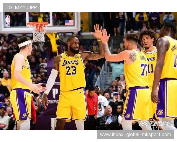 湖人队持续追赶季后赛，士气高涨，湖人队进季后赛