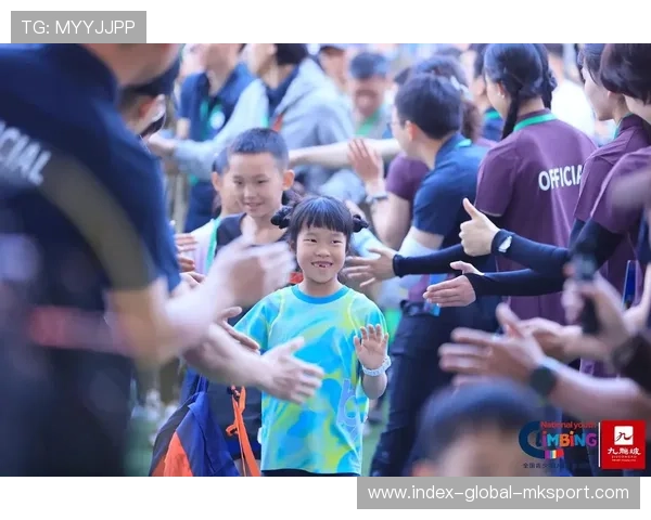 攀岩比赛加入青少年科学营元素，教育与体育融合