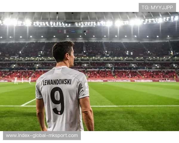 莱万连贯动作中完成重炮轰门，拜仁气势如虹